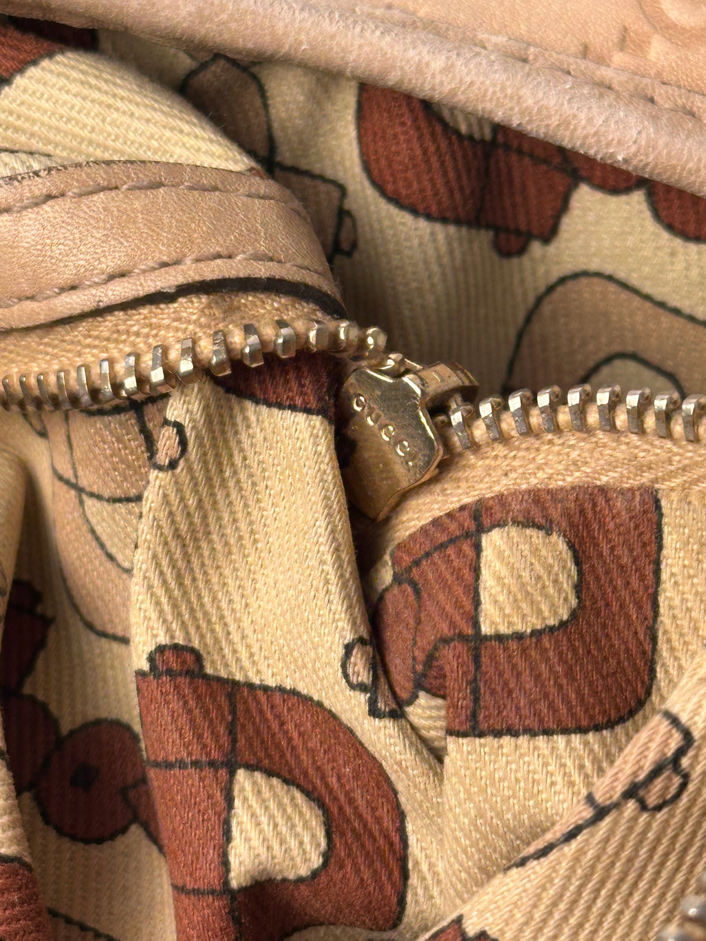 Gucci Pelham Hobo