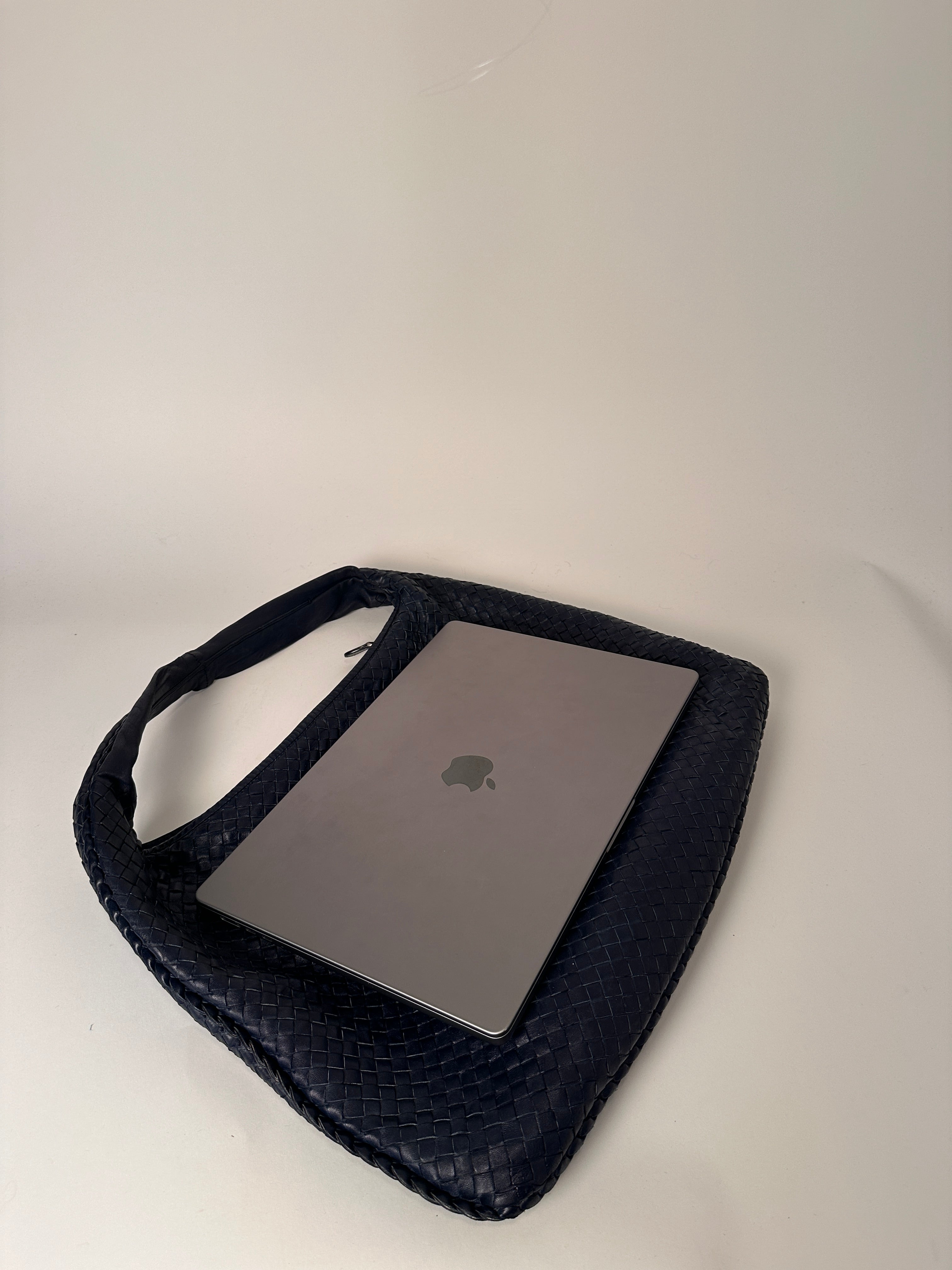 Bottega Veneta Maxi Veneta Navy Blue