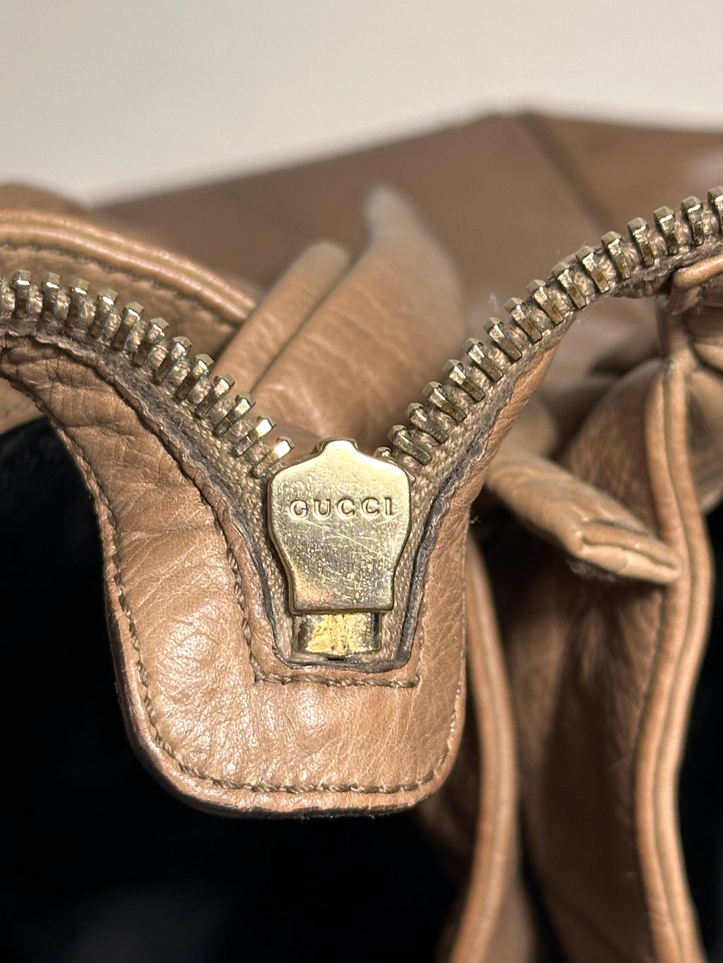 Gucci Hobo Hysteria