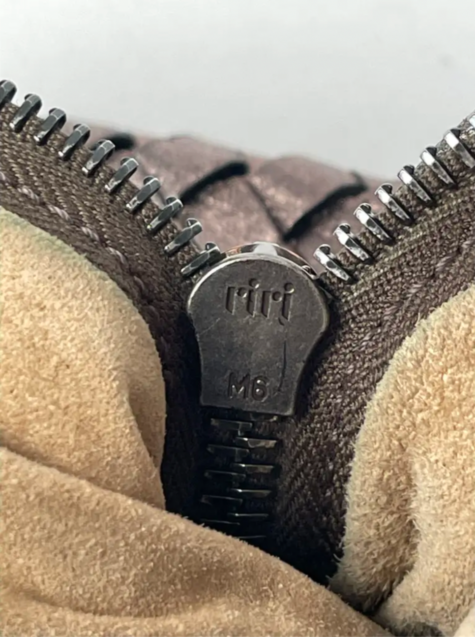 Bottega Veneta Medium Veneta
